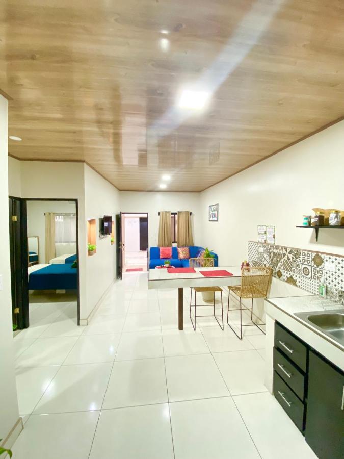 אלאג'ואלה Pura Vida Apartment. 5 Min From Airport מראה חיצוני תמונה