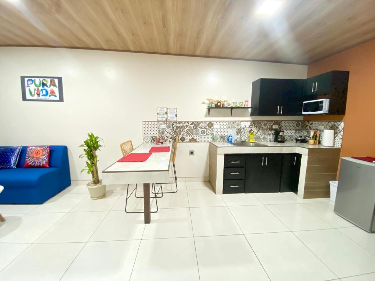 אלאג'ואלה Pura Vida Apartment. 5 Min From Airport מראה חיצוני תמונה