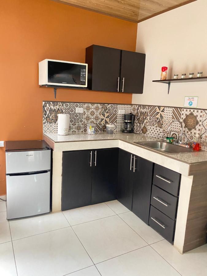 אלאג'ואלה Pura Vida Apartment. 5 Min From Airport מראה חיצוני תמונה