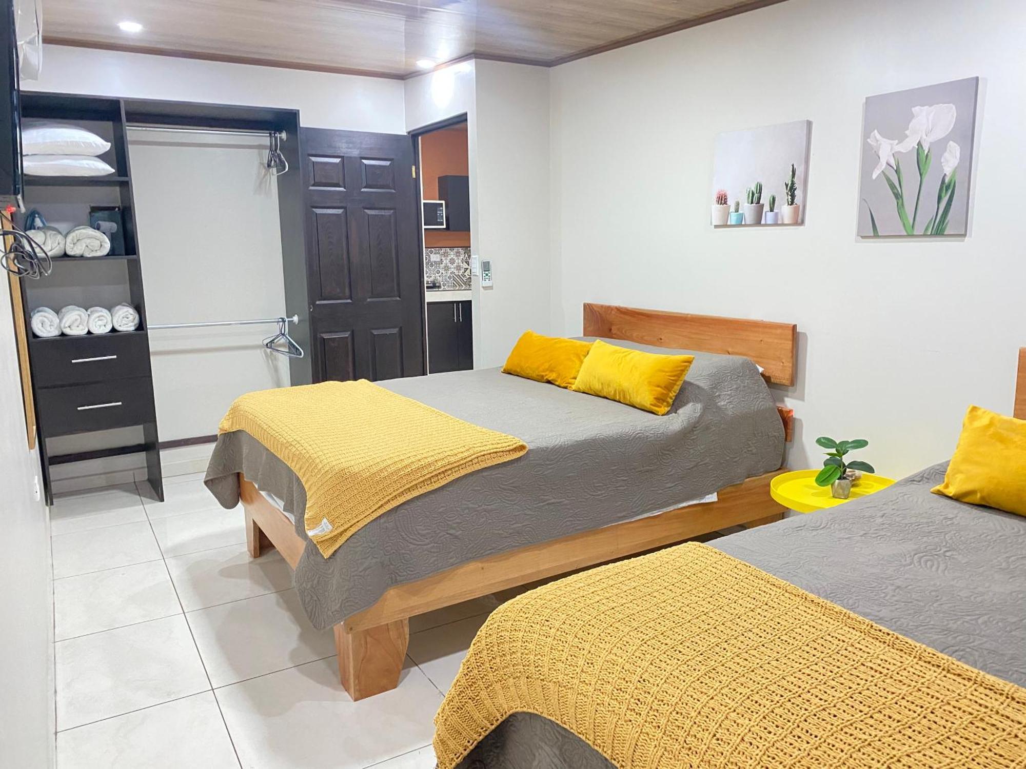 אלאג'ואלה Pura Vida Apartment. 5 Min From Airport מראה חיצוני תמונה